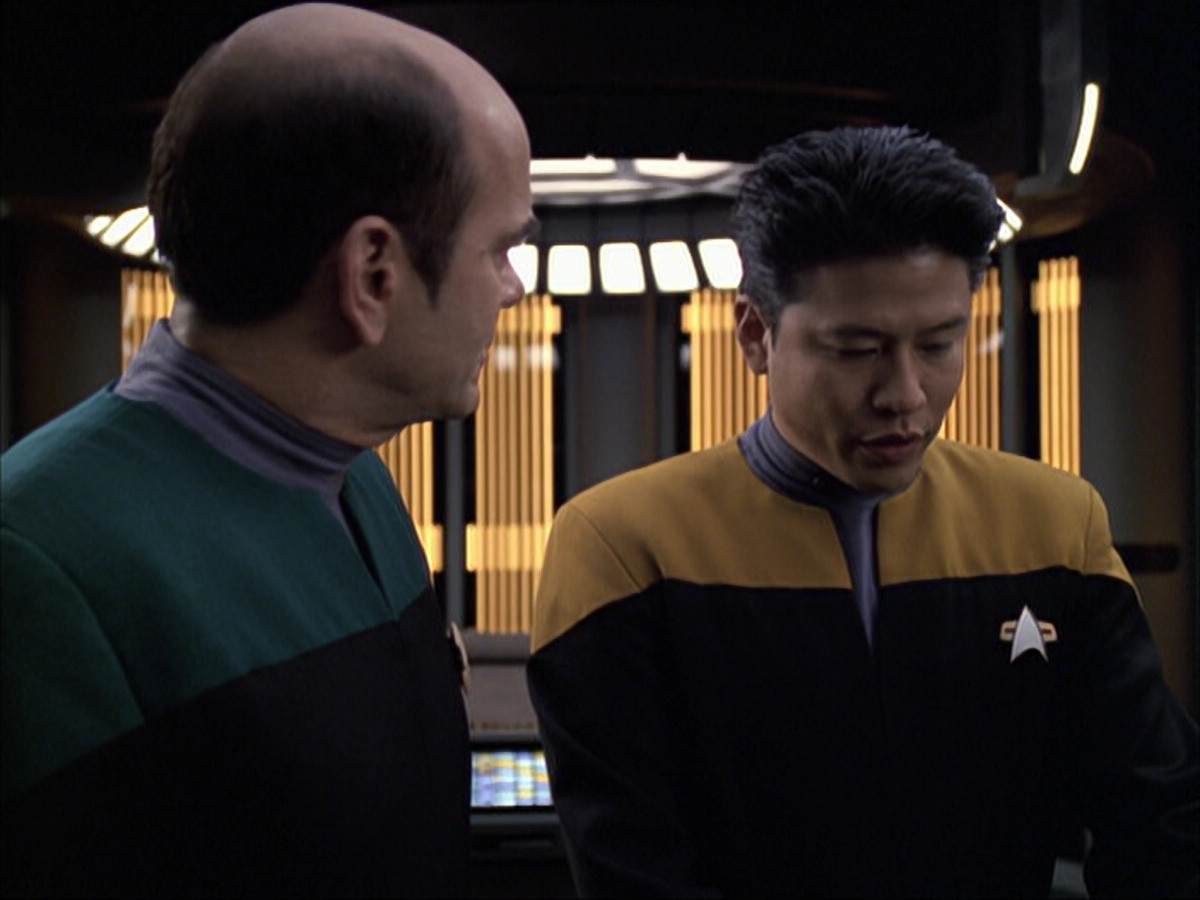 extant_StarTrek_VOY_6x04-TinkerTenorDoctorSpy_02994.jpg
