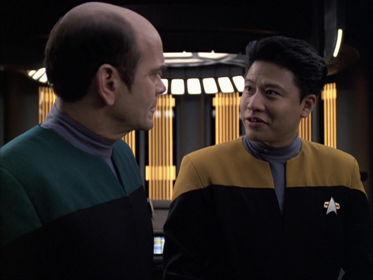 extant_StarTrek_VOY_6x04-TinkerTenorDoctorSpy_03004.jpg