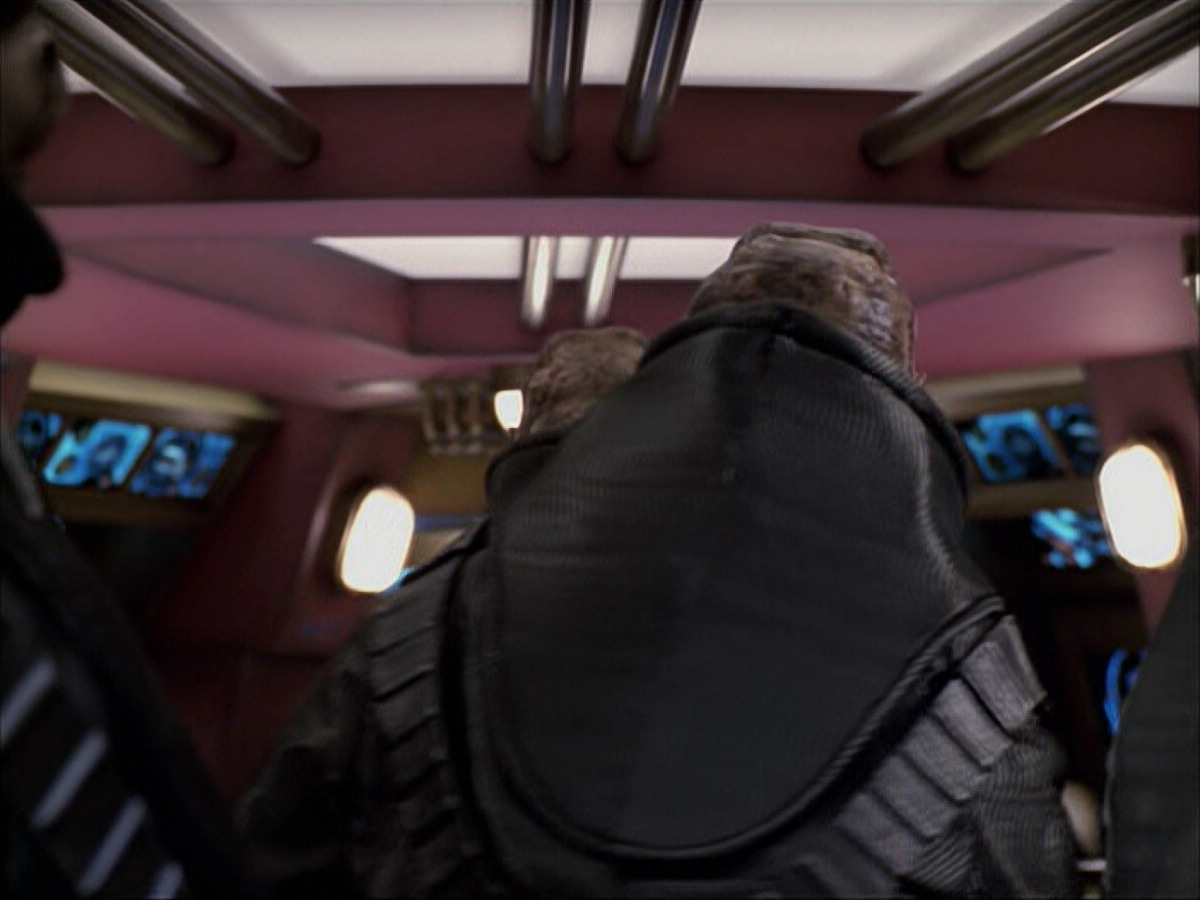 extant_StarTrek_VOY_6x04-TinkerTenorDoctorSpy_03082.jpg