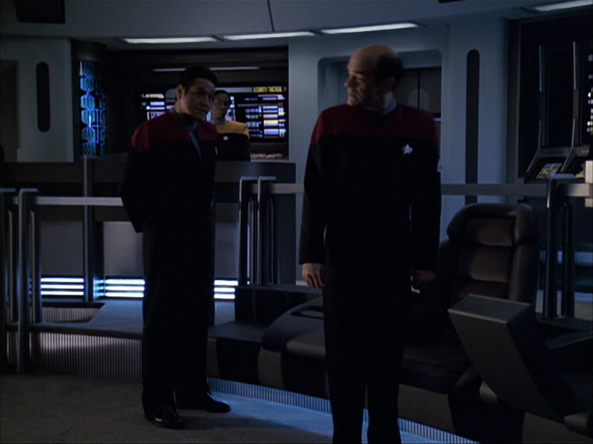 extant_StarTrek_VOY_6x04-TinkerTenorDoctorSpy_03123.jpg