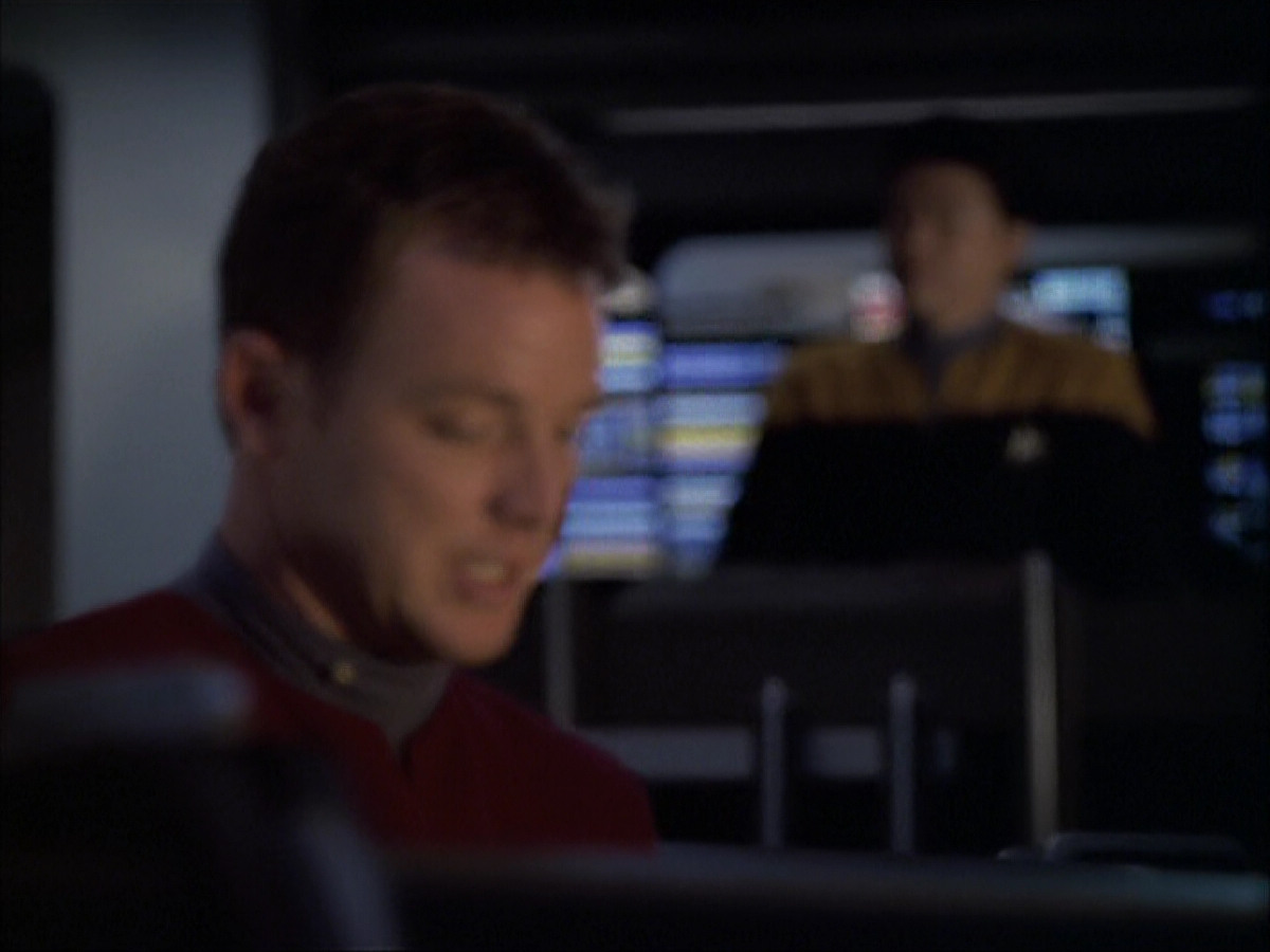 extant_StarTrek_VOY_6x04-TinkerTenorDoctorSpy_03129.jpg