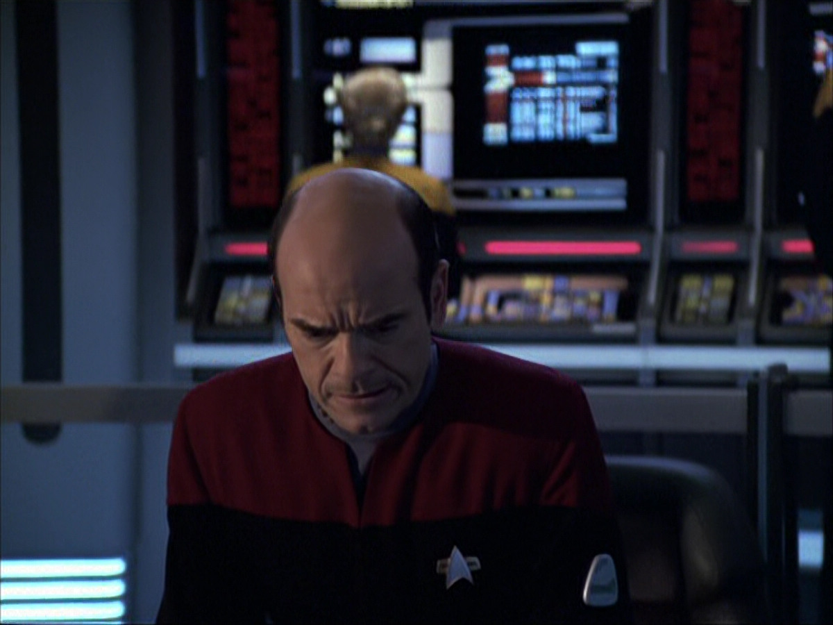 extant_StarTrek_VOY_6x04-TinkerTenorDoctorSpy_03140.jpg