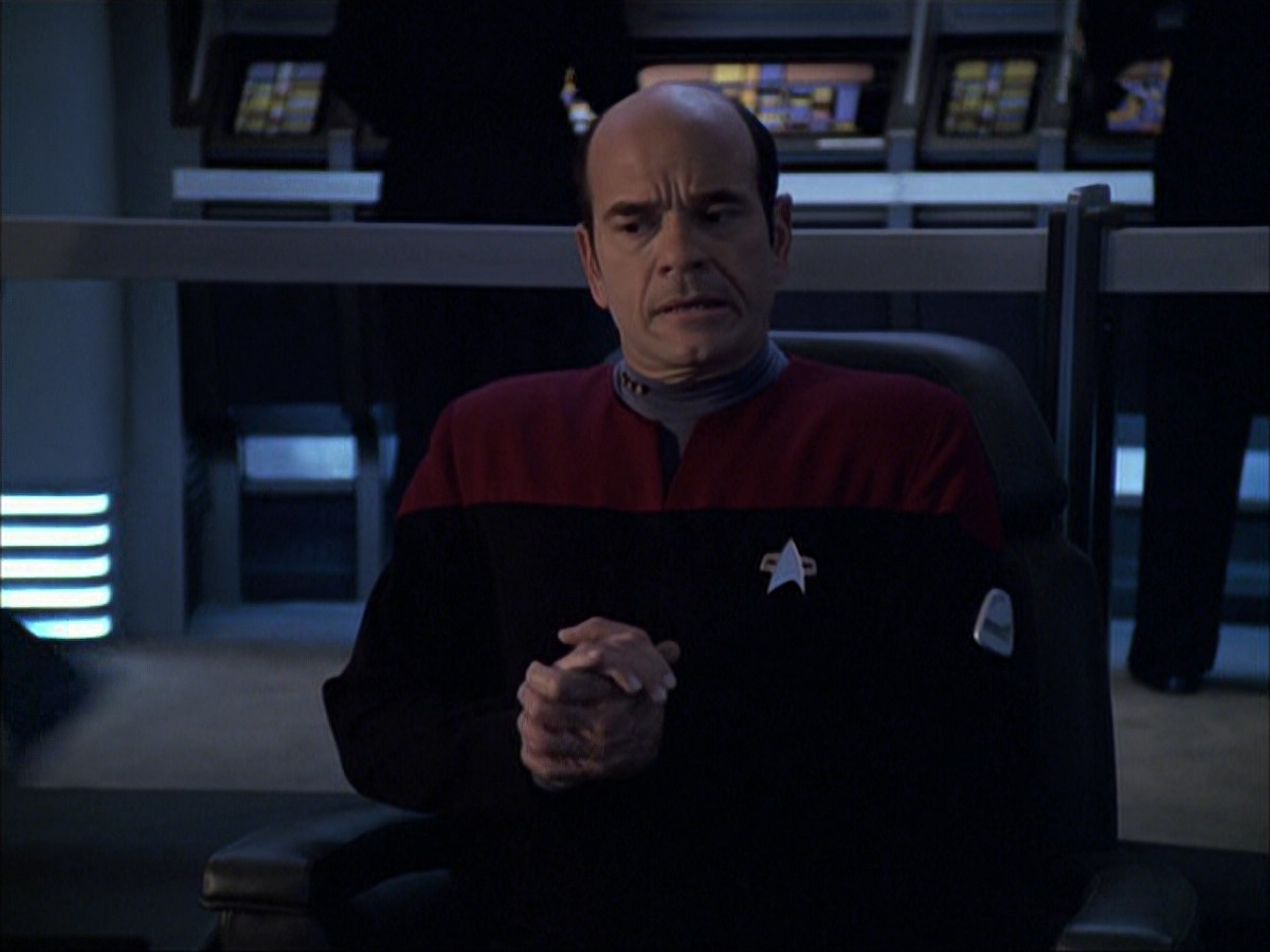 extant_StarTrek_VOY_6x04-TinkerTenorDoctorSpy_03144.jpg