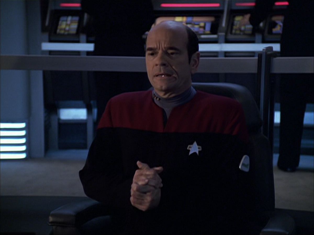 extant_StarTrek_VOY_6x04-TinkerTenorDoctorSpy_03145.jpg