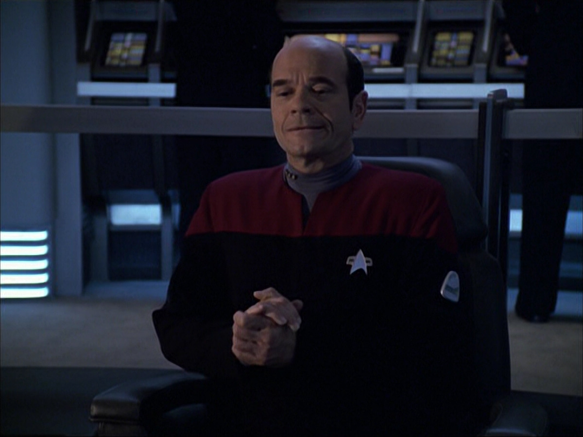 extant_StarTrek_VOY_6x04-TinkerTenorDoctorSpy_03147.jpg