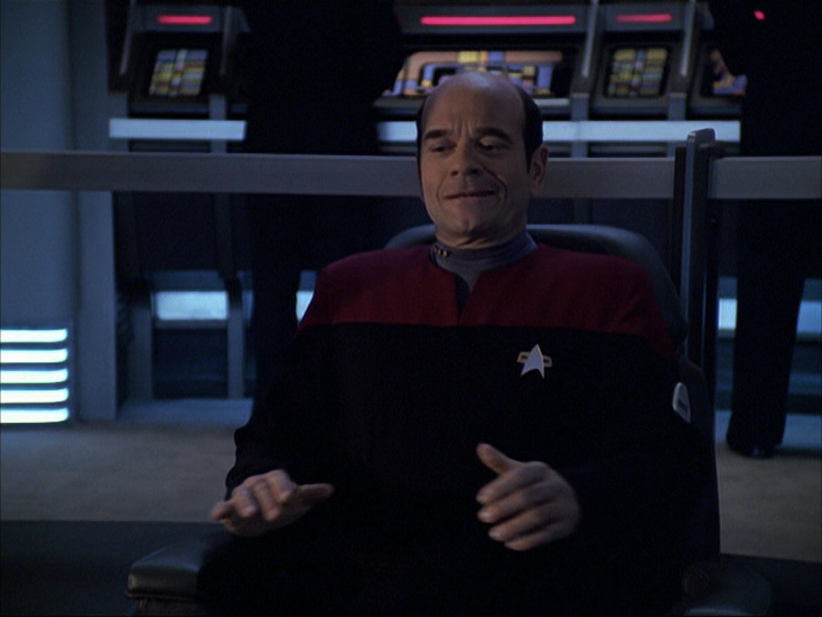 extant_StarTrek_VOY_6x04-TinkerTenorDoctorSpy_03148.jpg