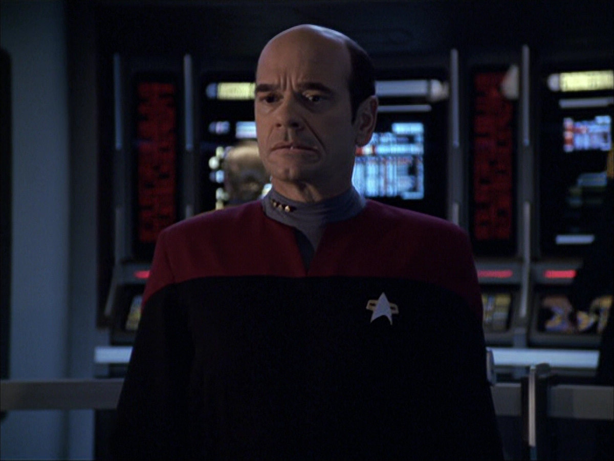 extant_StarTrek_VOY_6x04-TinkerTenorDoctorSpy_03158.jpg
