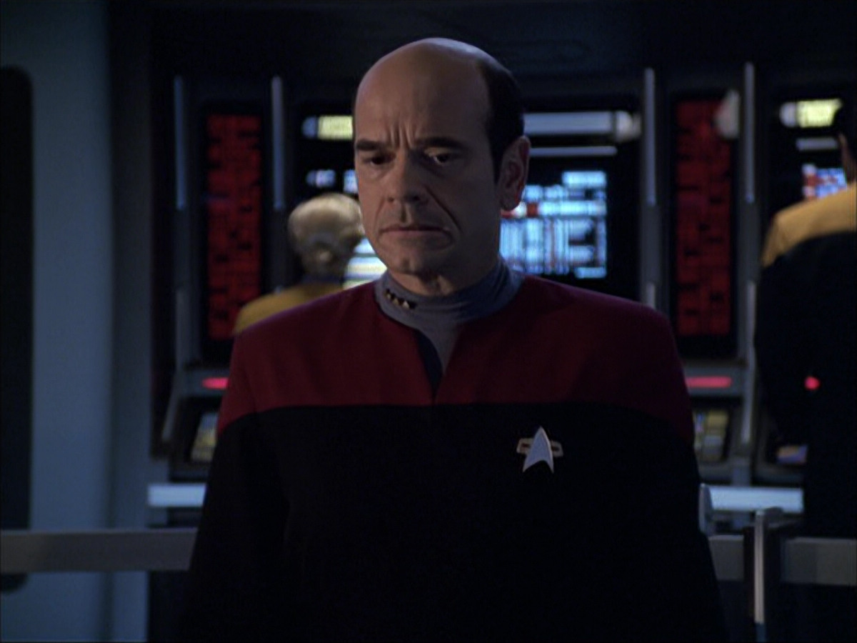 extant_StarTrek_VOY_6x04-TinkerTenorDoctorSpy_03160.jpg