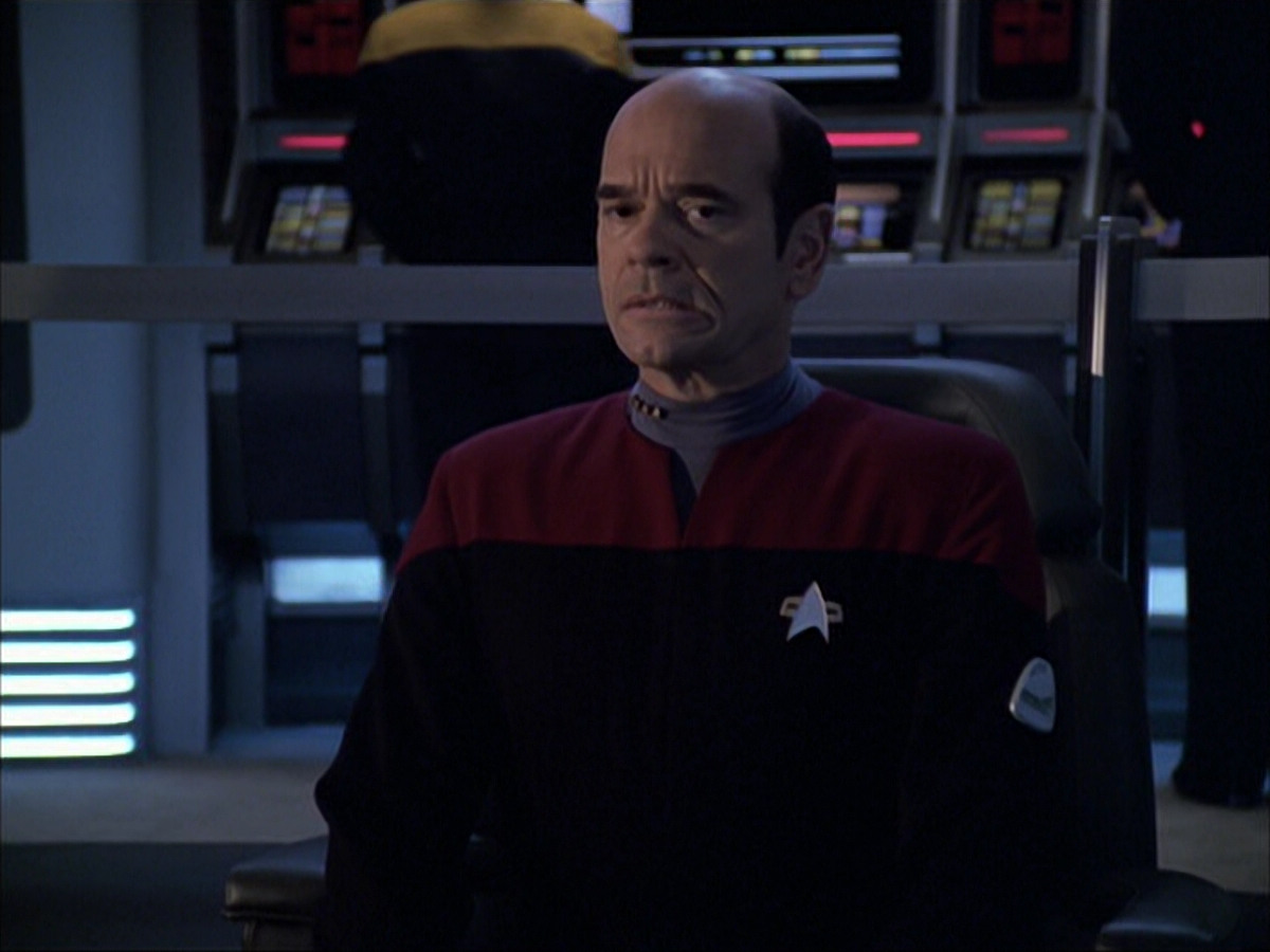 extant_StarTrek_VOY_6x04-TinkerTenorDoctorSpy_03166.jpg