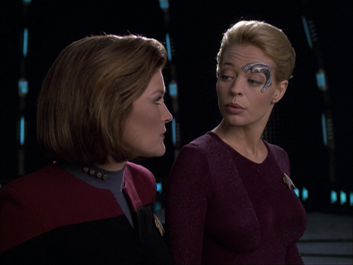 extant_StarTrek_VOY_6x04-TinkerTenorDoctorSpy_03179.jpg