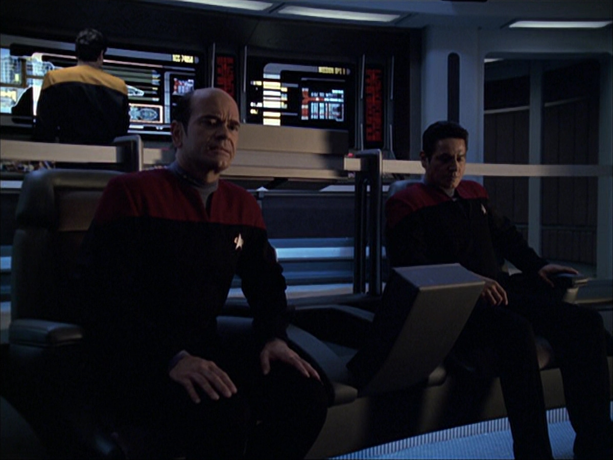 extant_StarTrek_VOY_6x04-TinkerTenorDoctorSpy_03192.jpg