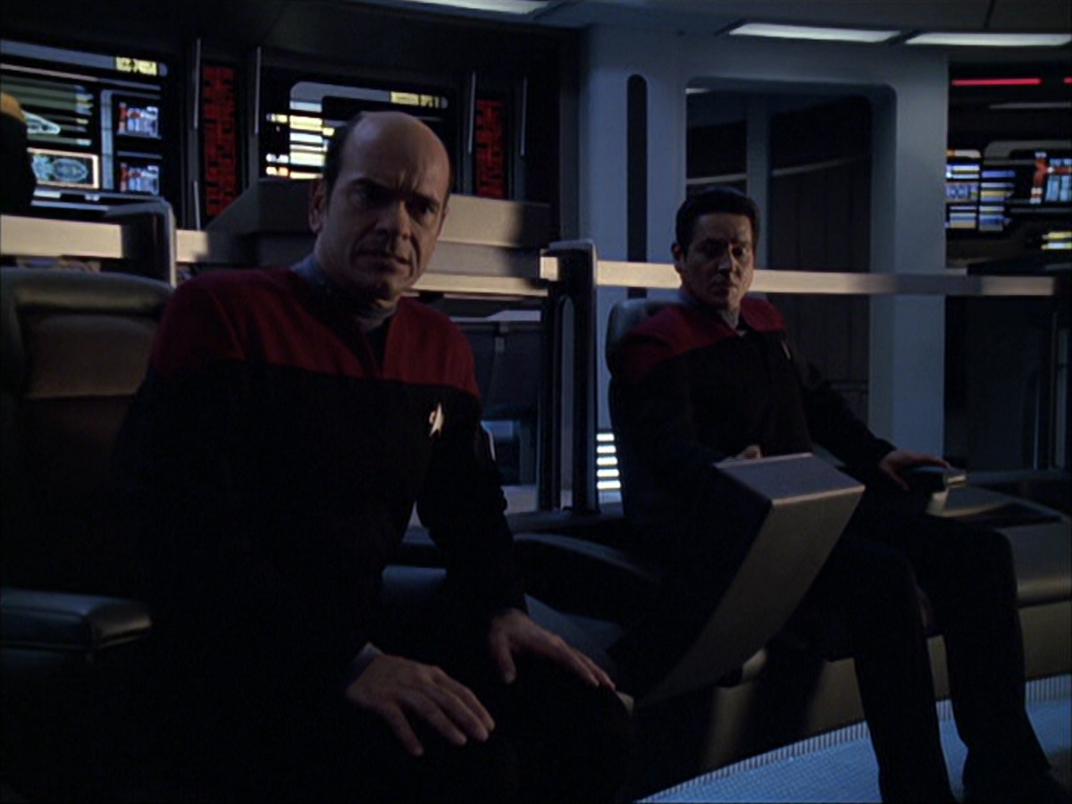 extant_StarTrek_VOY_6x04-TinkerTenorDoctorSpy_03202.jpg