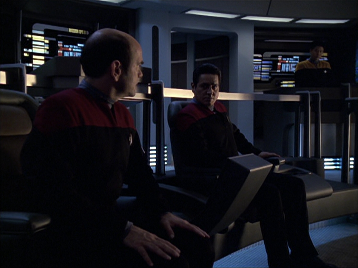 extant_StarTrek_VOY_6x04-TinkerTenorDoctorSpy_03208.jpg