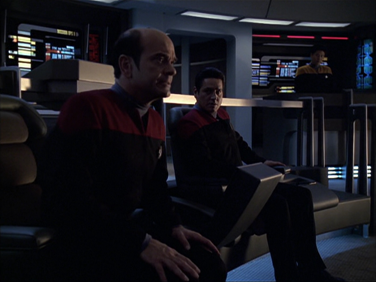 extant_StarTrek_VOY_6x04-TinkerTenorDoctorSpy_03210.jpg