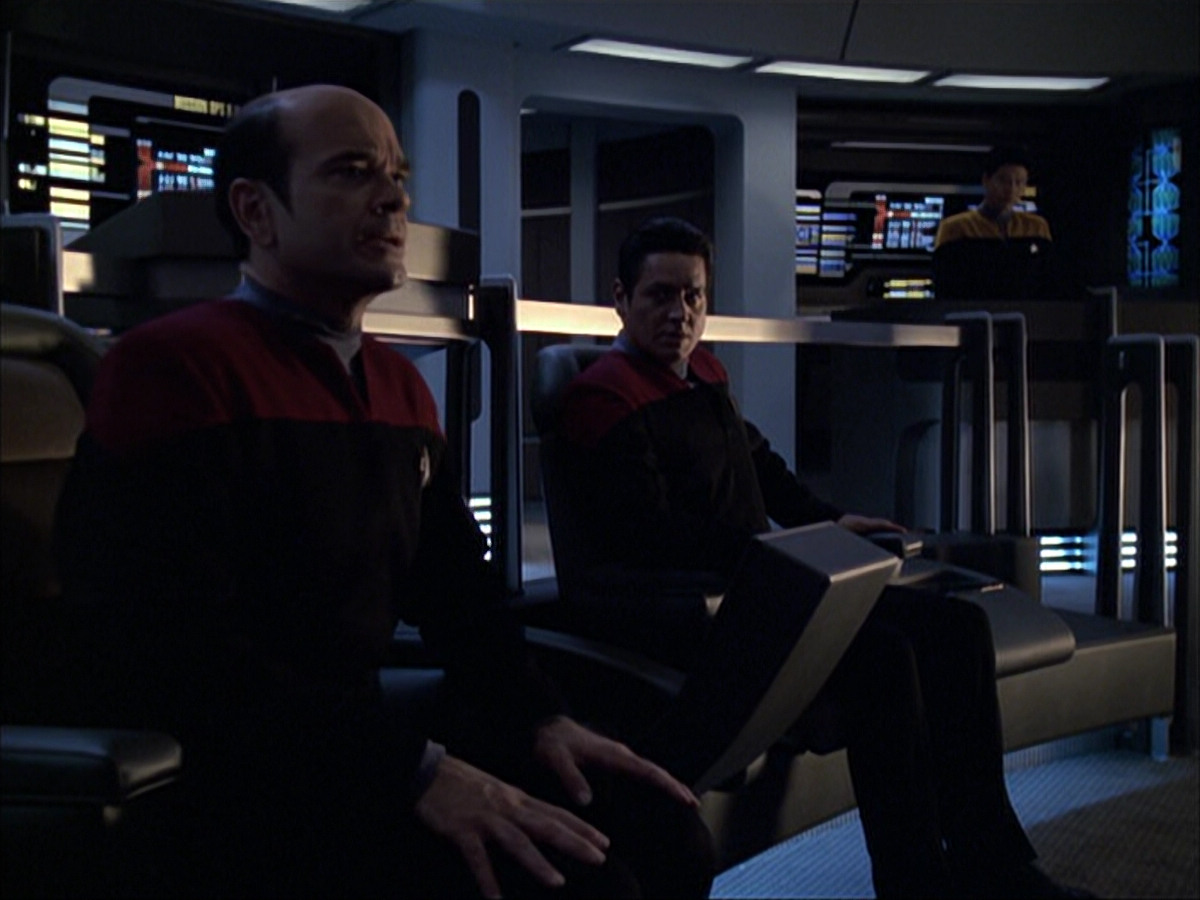 extant_StarTrek_VOY_6x04-TinkerTenorDoctorSpy_03211.jpg