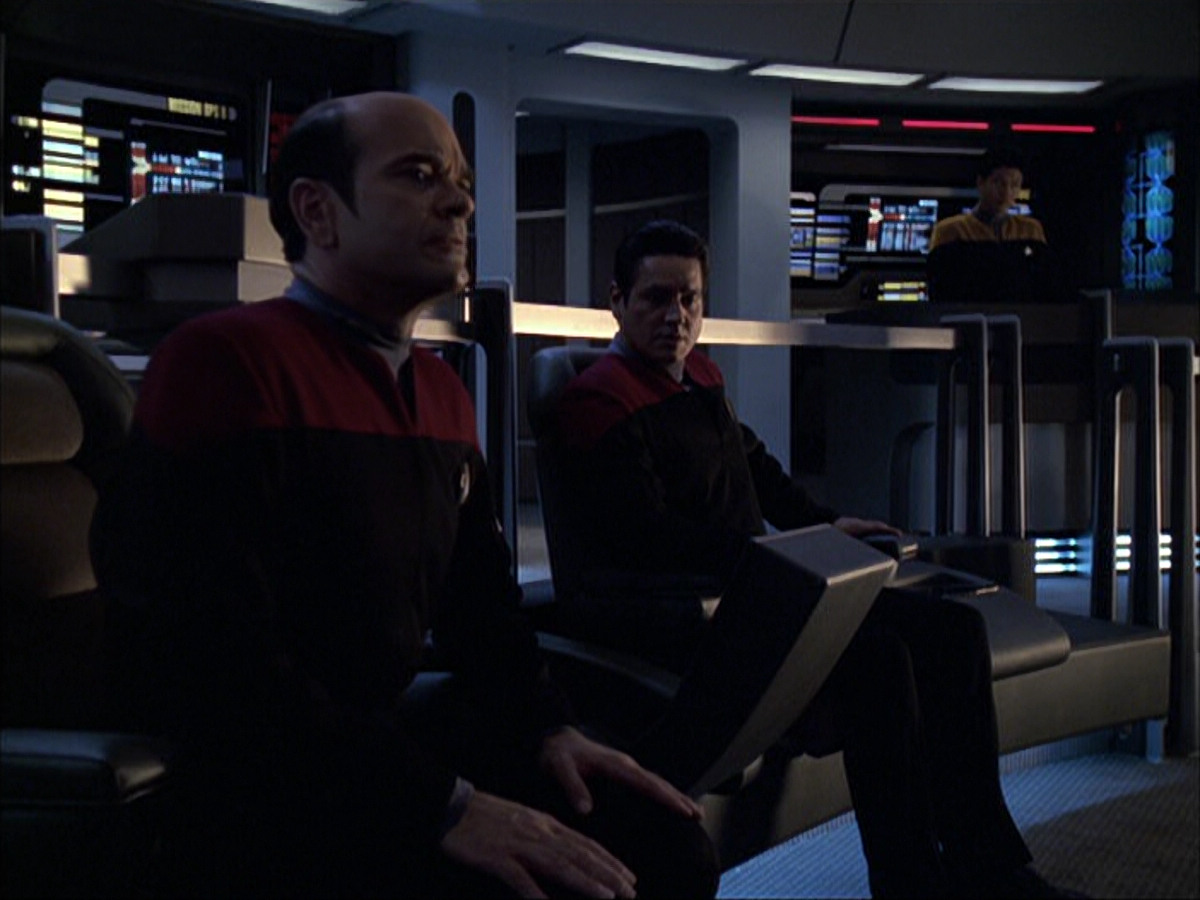 extant_StarTrek_VOY_6x04-TinkerTenorDoctorSpy_03213.jpg