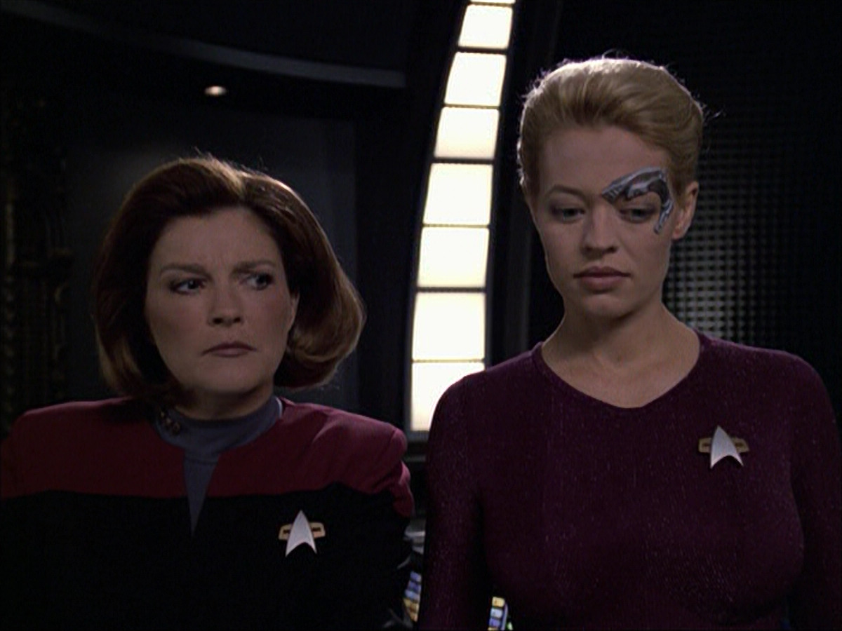 extant_StarTrek_VOY_6x04-TinkerTenorDoctorSpy_03224.jpg