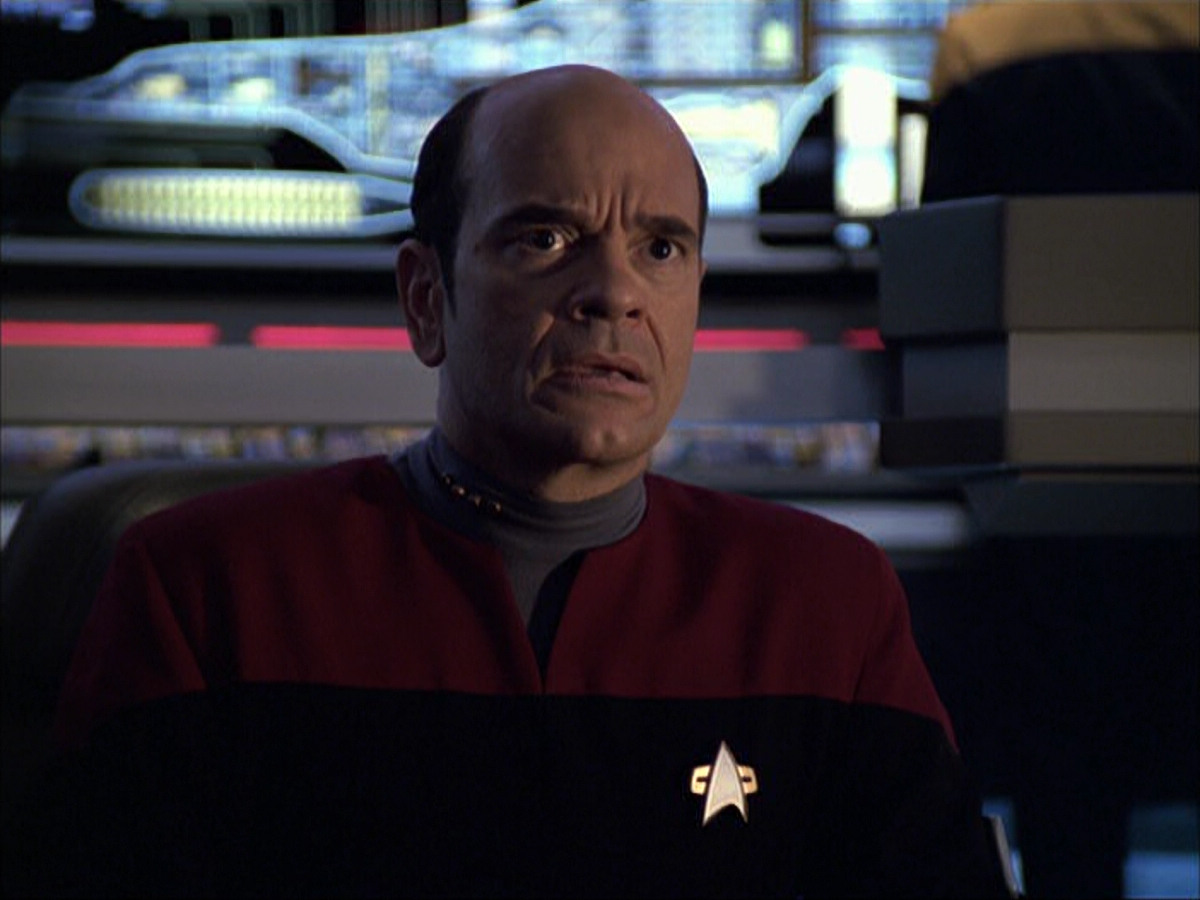extant_StarTrek_VOY_6x04-TinkerTenorDoctorSpy_03230.jpg