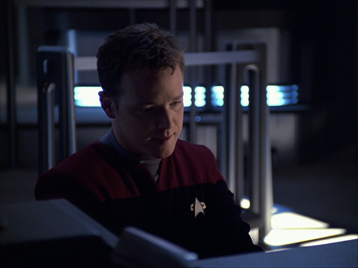 extant_StarTrek_VOY_6x04-TinkerTenorDoctorSpy_03248.jpg