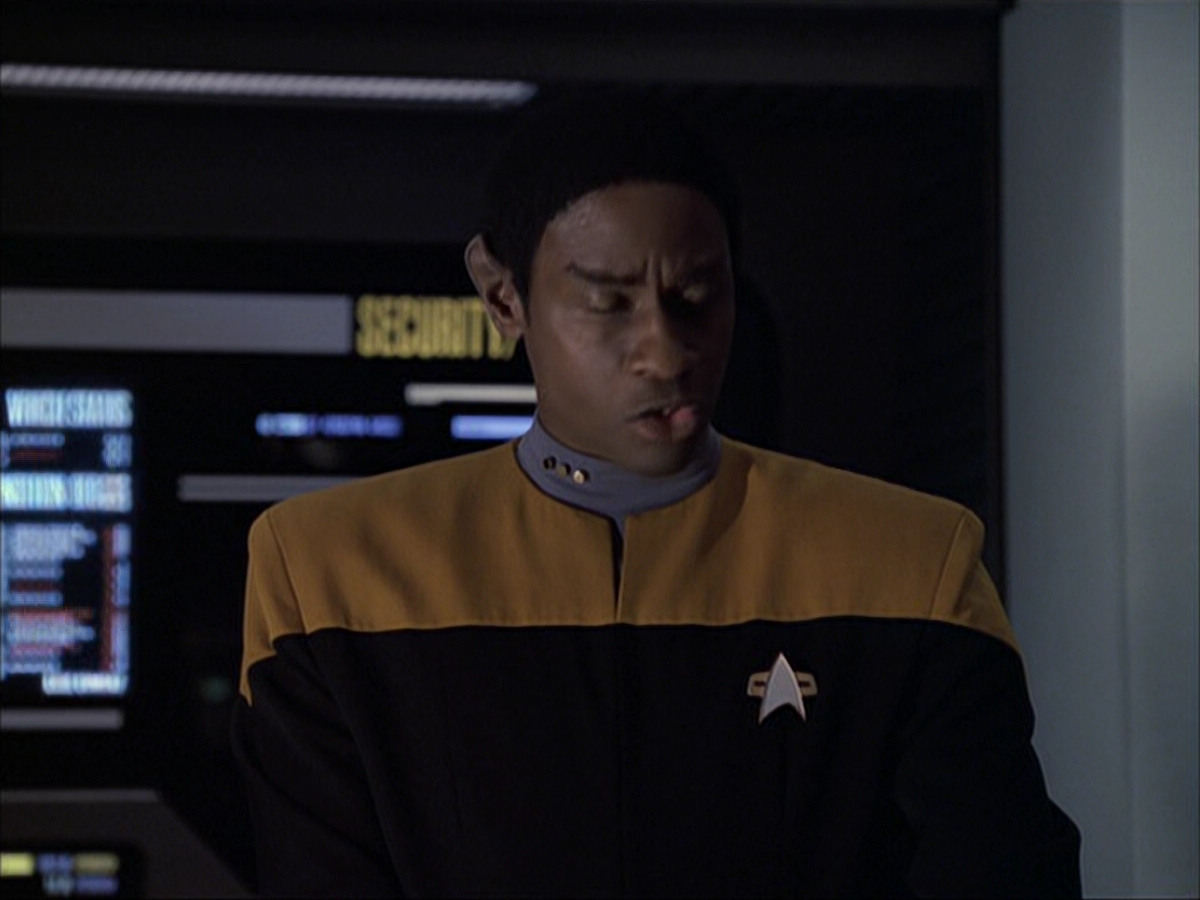 extant_StarTrek_VOY_6x04-TinkerTenorDoctorSpy_03249.jpg