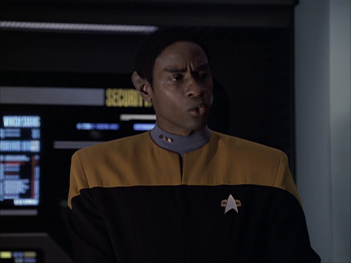 extant_StarTrek_VOY_6x04-TinkerTenorDoctorSpy_03250.jpg