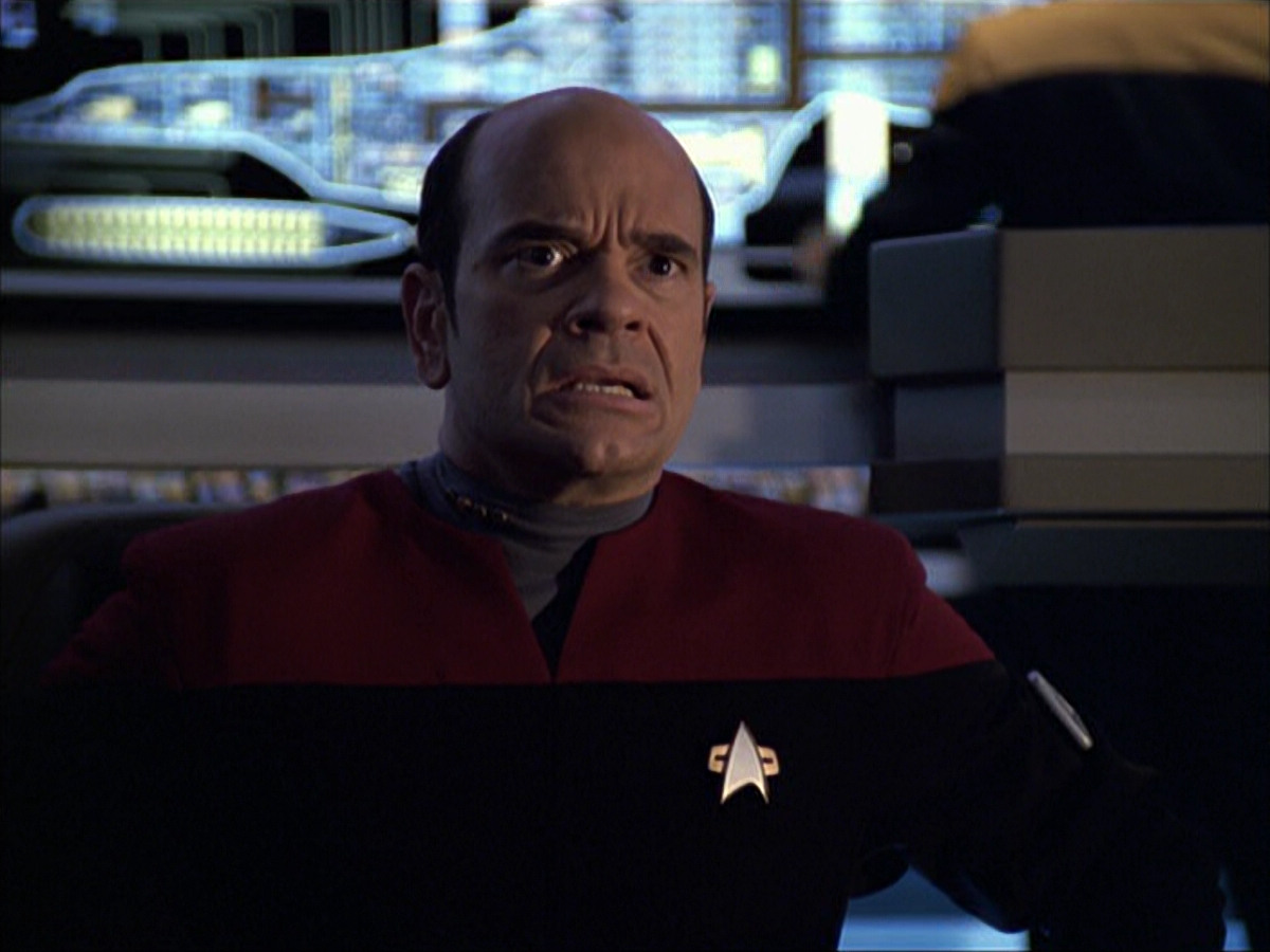extant_StarTrek_VOY_6x04-TinkerTenorDoctorSpy_03254.jpg