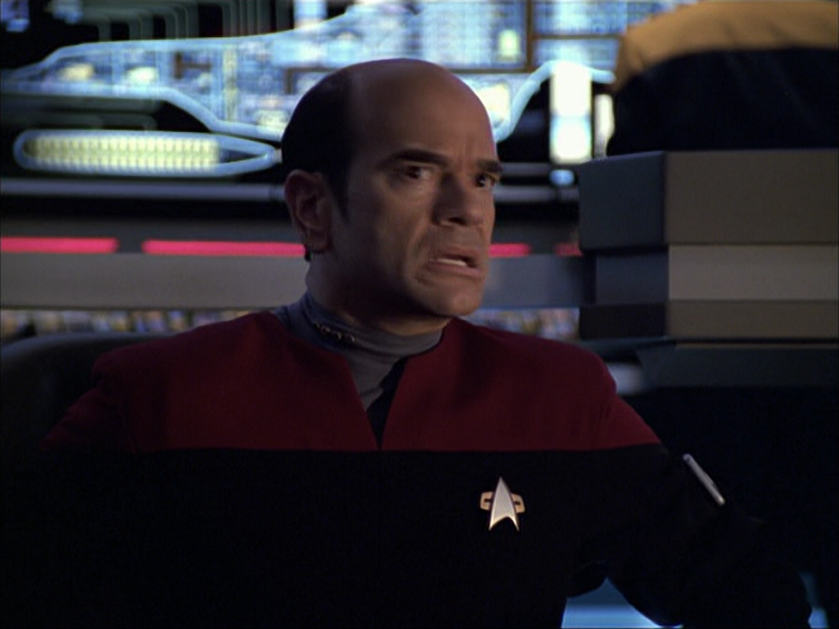 extant_StarTrek_VOY_6x04-TinkerTenorDoctorSpy_03258.jpg