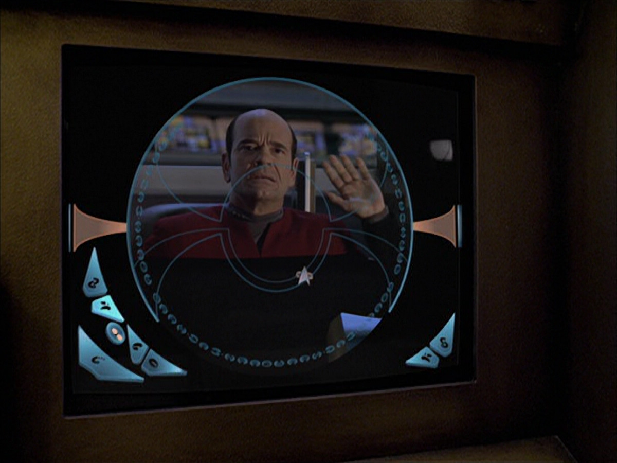 extant_StarTrek_VOY_6x04-TinkerTenorDoctorSpy_03273.jpg