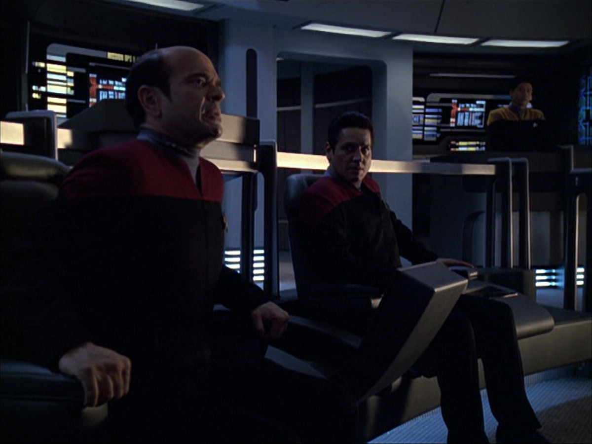 extant_StarTrek_VOY_6x04-TinkerTenorDoctorSpy_03293.jpg