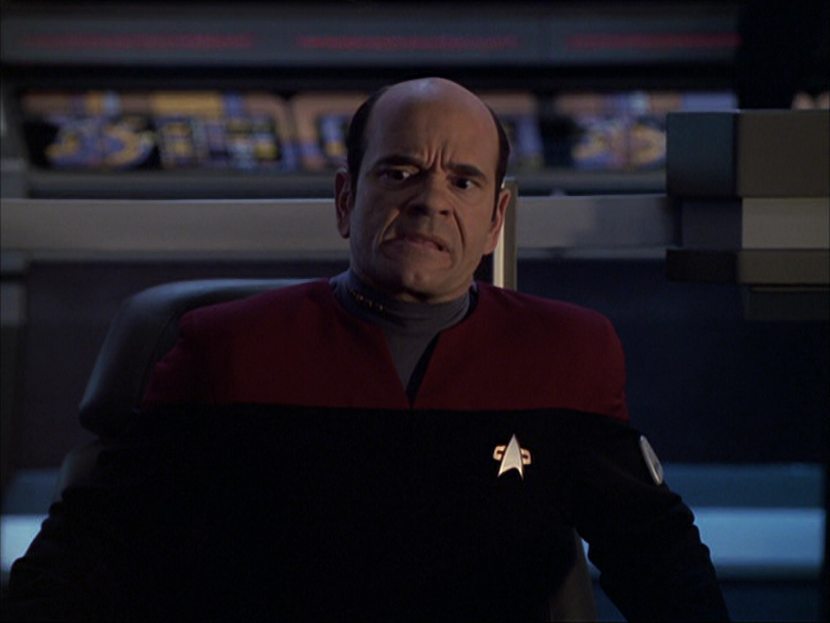 extant_StarTrek_VOY_6x04-TinkerTenorDoctorSpy_03312.jpg