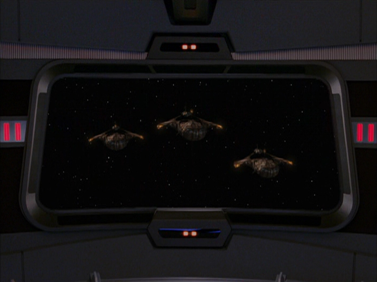 extant_StarTrek_VOY_6x04-TinkerTenorDoctorSpy_03325.jpg