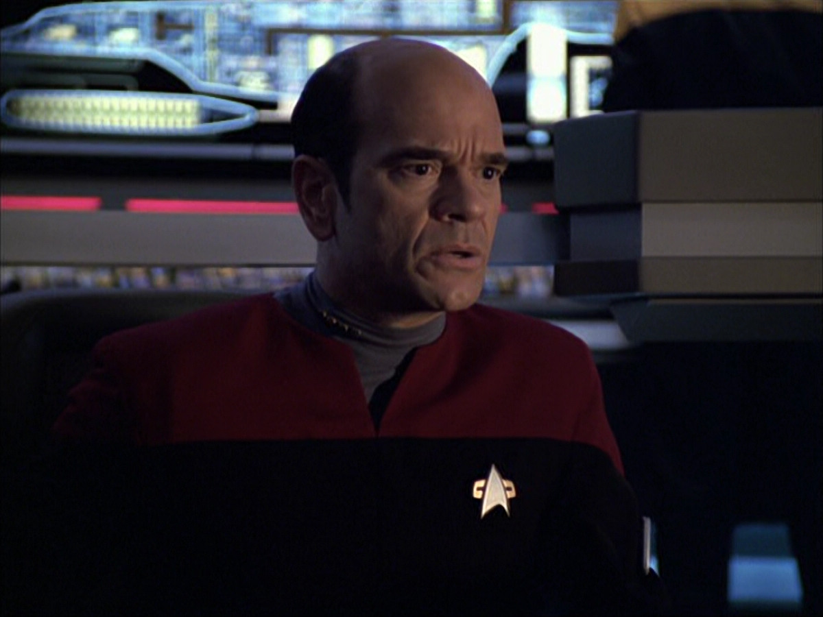 extant_StarTrek_VOY_6x04-TinkerTenorDoctorSpy_03327.jpg