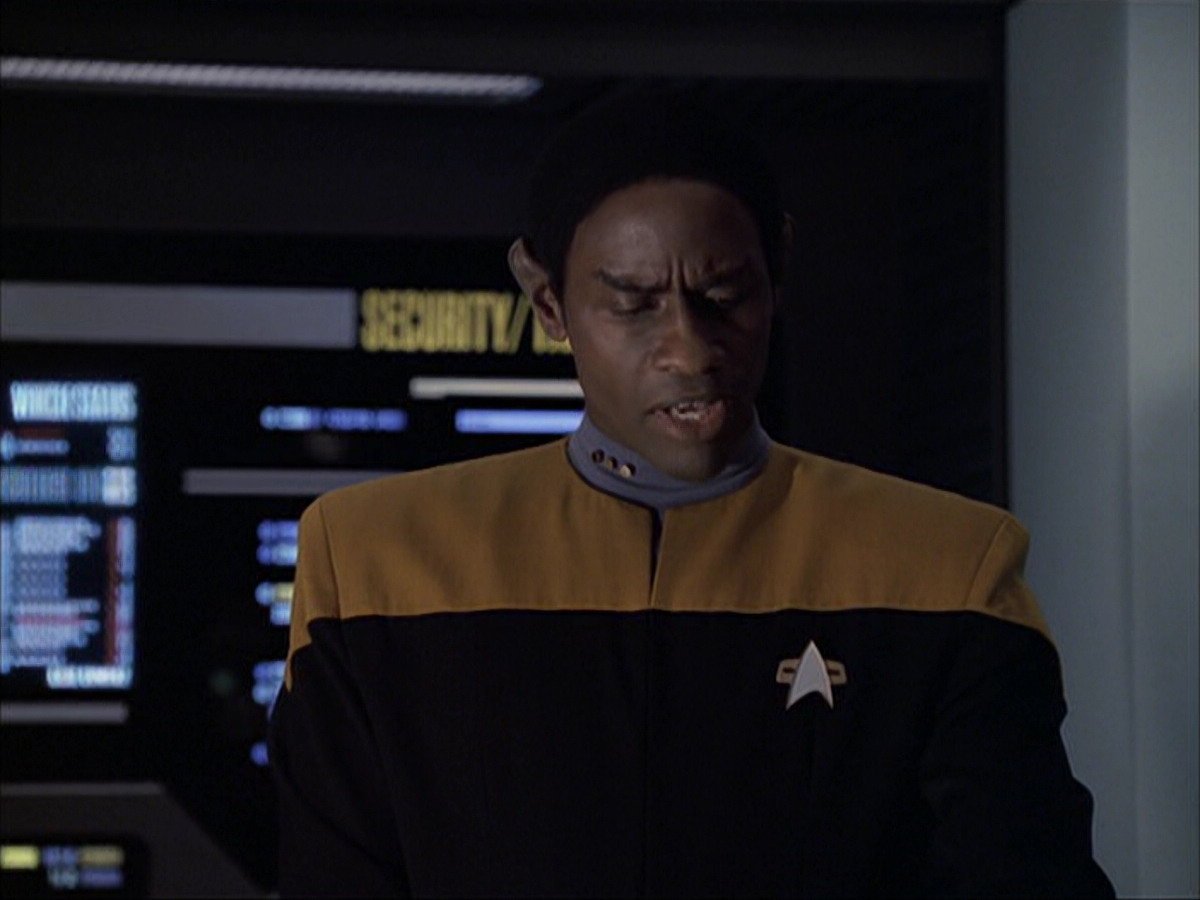 extant_StarTrek_VOY_6x04-TinkerTenorDoctorSpy_03329.jpg