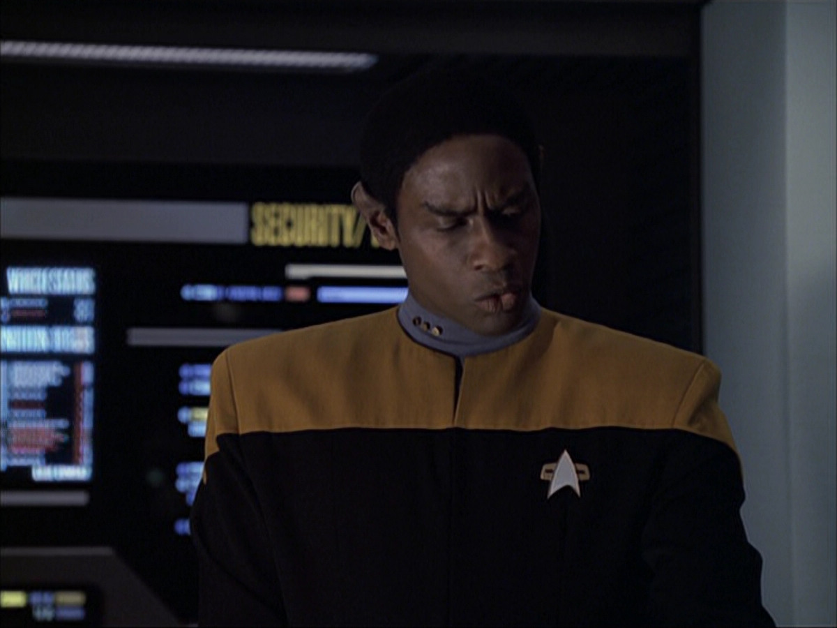 extant_StarTrek_VOY_6x04-TinkerTenorDoctorSpy_03330.jpg