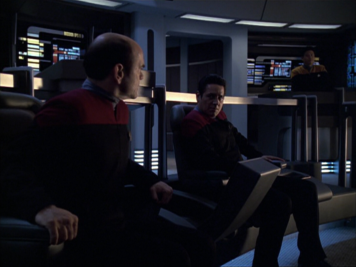 extant_StarTrek_VOY_6x04-TinkerTenorDoctorSpy_03337.jpg
