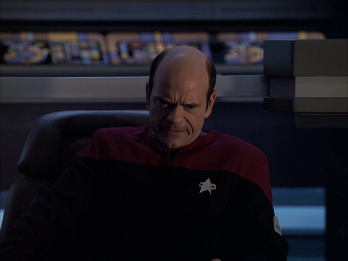 extant_StarTrek_VOY_6x04-TinkerTenorDoctorSpy_03391.jpg