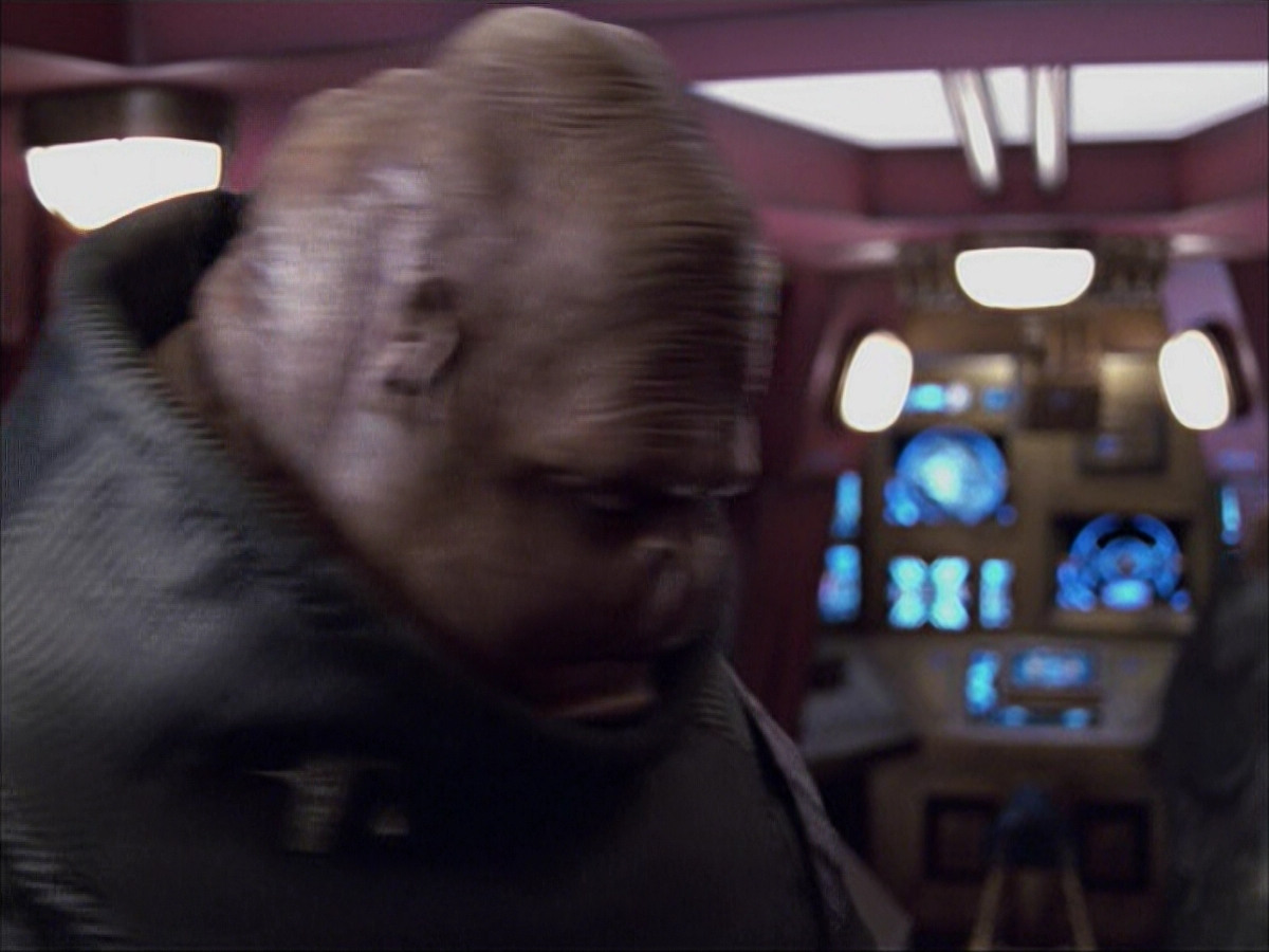 extant_StarTrek_VOY_6x04-TinkerTenorDoctorSpy_03509.jpg