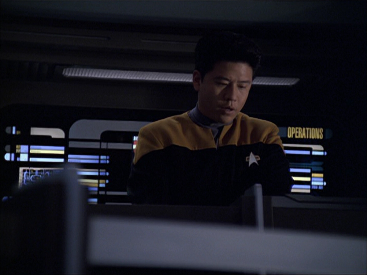 extant_StarTrek_VOY_6x04-TinkerTenorDoctorSpy_03513.jpg