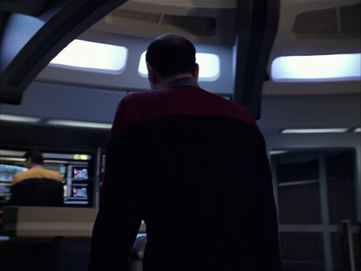 extant_StarTrek_VOY_6x04-TinkerTenorDoctorSpy_03522.jpg