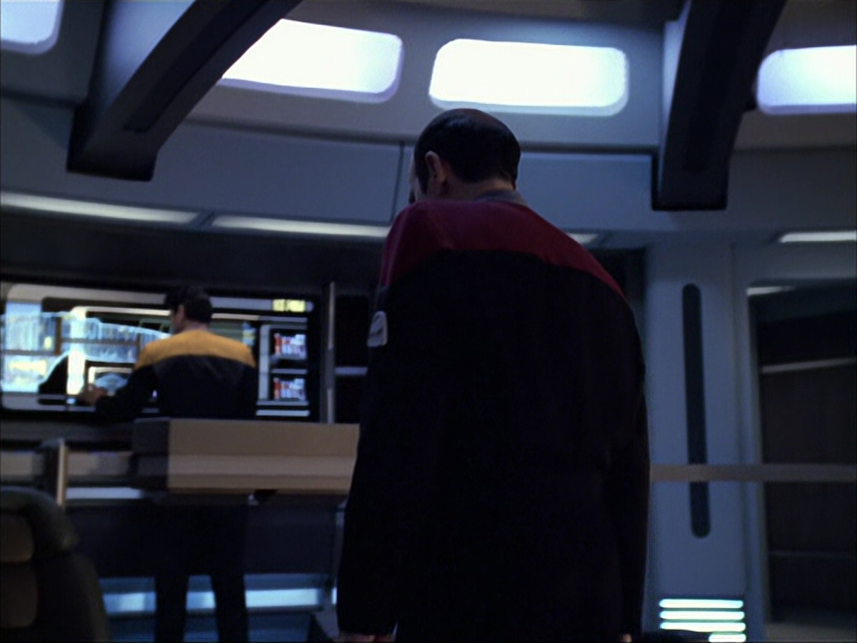 extant_StarTrek_VOY_6x04-TinkerTenorDoctorSpy_03523.jpg
