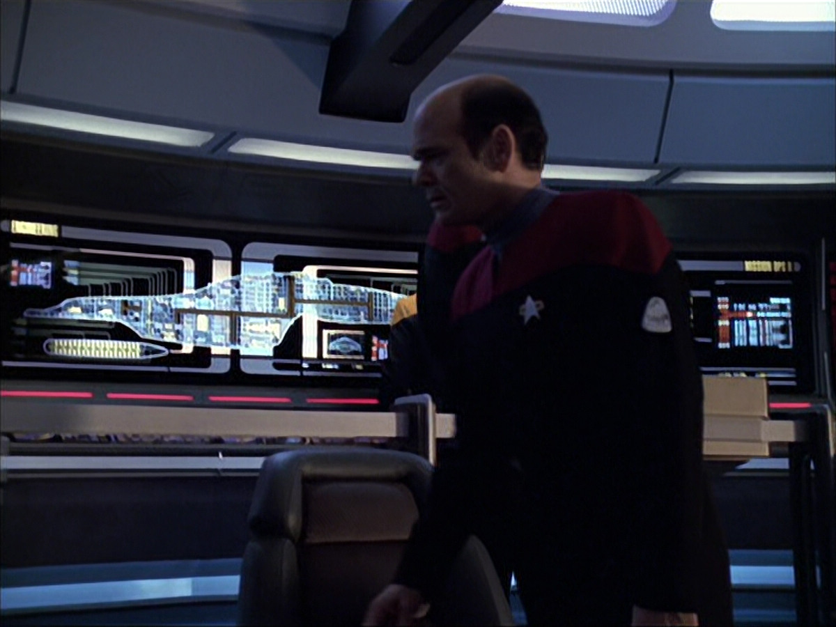 extant_StarTrek_VOY_6x04-TinkerTenorDoctorSpy_03533.jpg