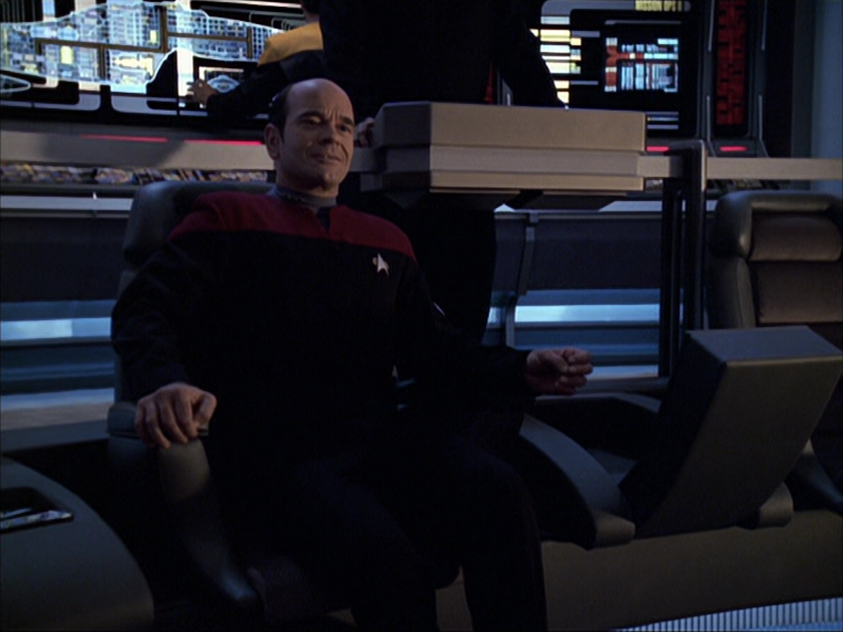 extant_StarTrek_VOY_6x04-TinkerTenorDoctorSpy_03539.jpg