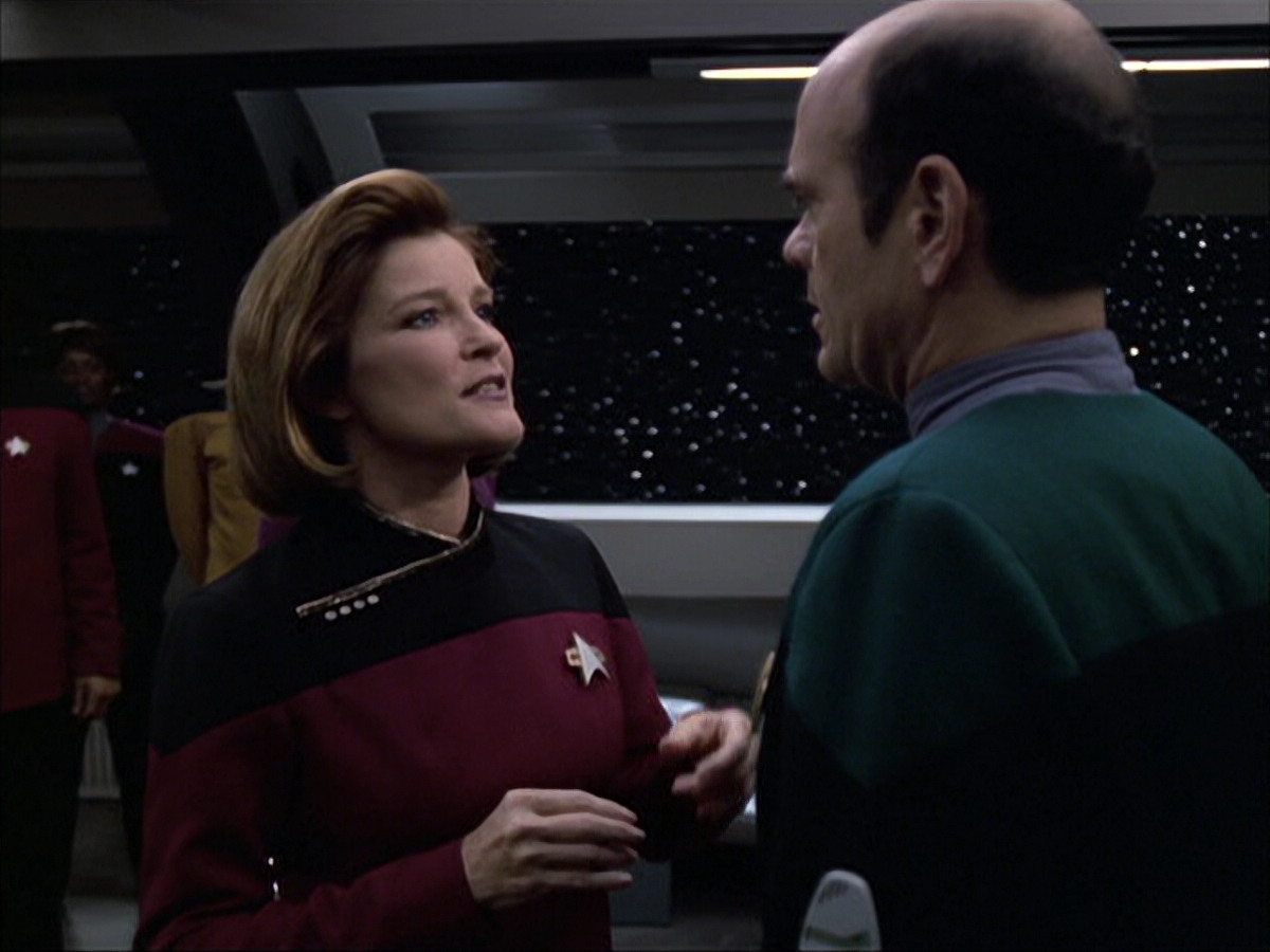 extant_StarTrek_VOY_6x04-TinkerTenorDoctorSpy_03592.jpg