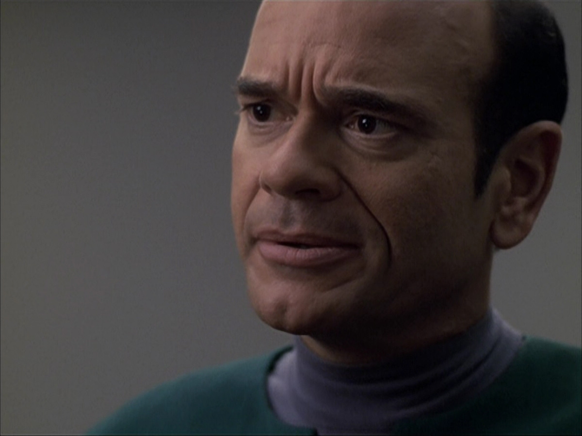 extant_StarTrek_VOY_6x04-TinkerTenorDoctorSpy_03599.jpg