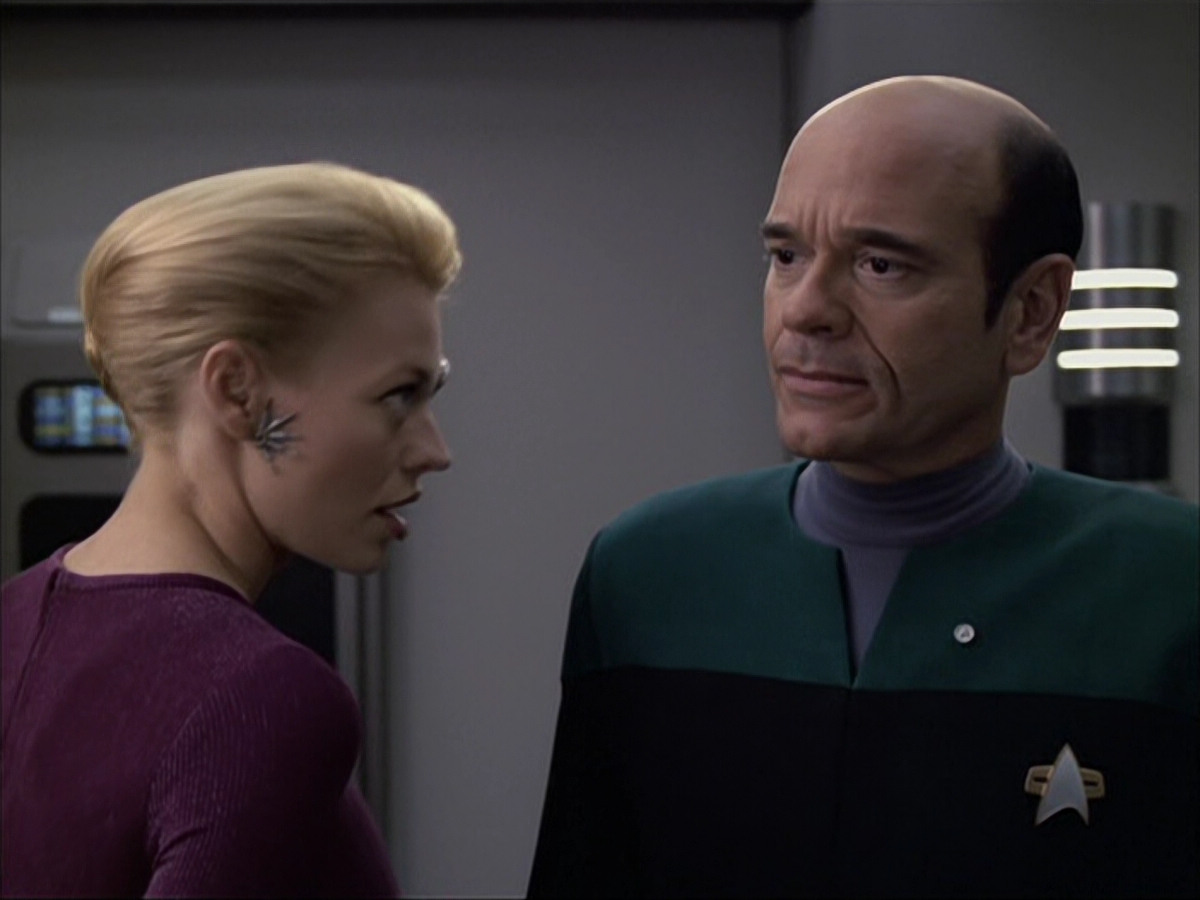 extant_StarTrek_VOY_6x04-TinkerTenorDoctorSpy_03624.jpg