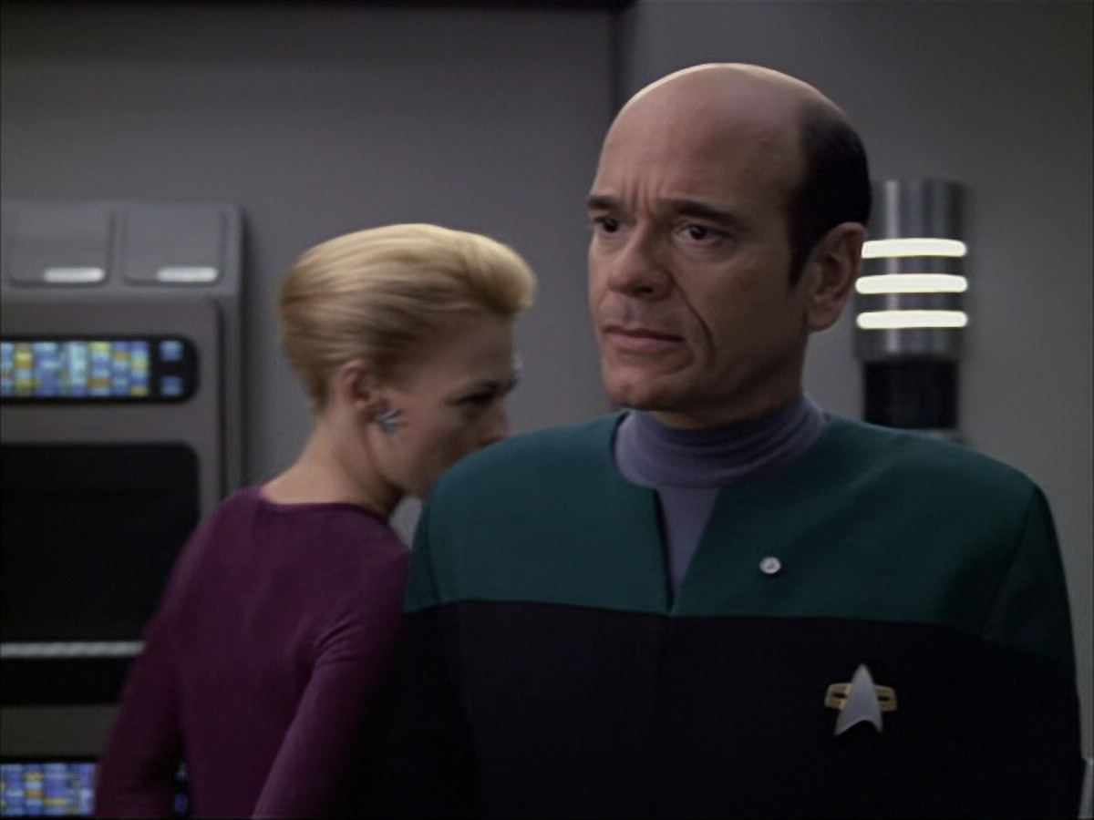 extant_StarTrek_VOY_6x04-TinkerTenorDoctorSpy_03625.jpg