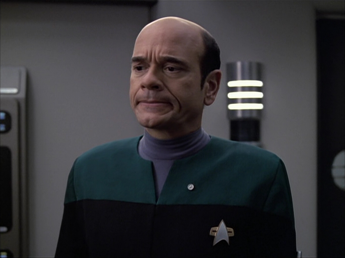 extant_StarTrek_VOY_6x04-TinkerTenorDoctorSpy_03630.jpg
