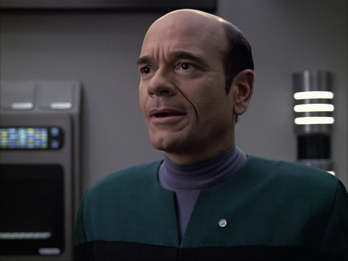 extant_StarTrek_VOY_6x04-TinkerTenorDoctorSpy_03632.jpg