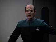 extant_StarTrek_VOY_6x04-TinkerTenorDoctorSpy_00105.jpg