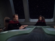 extant_StarTrek_VOY_6x04-TinkerTenorDoctorSpy_00842.jpg